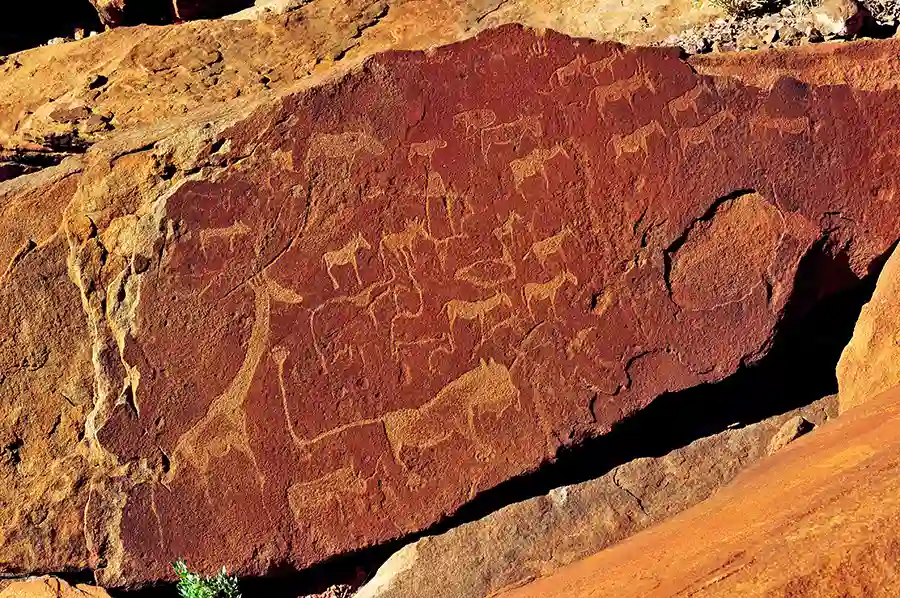 grabados Twyfelfontein en namibia